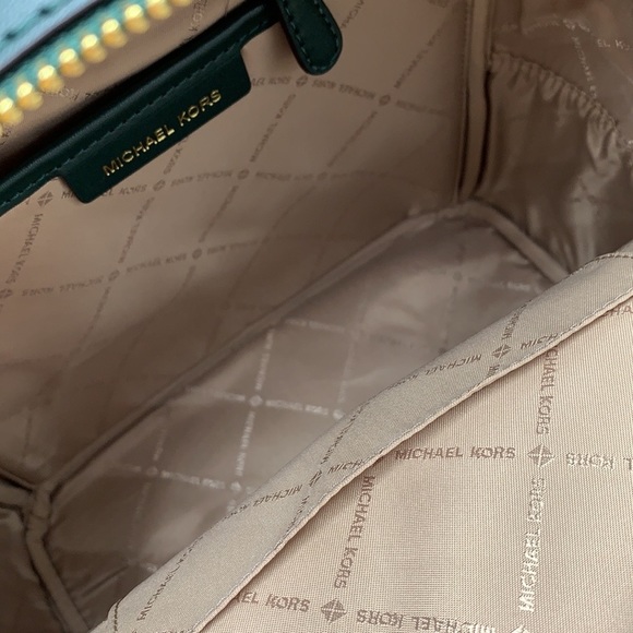 MICHAEL KORS KENLY MEDIUM BACKPACK Racing Green/ Brown signature color - Picture 13 of 16